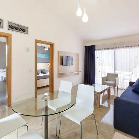 호텔 Tagoro Family & Fun 아데제